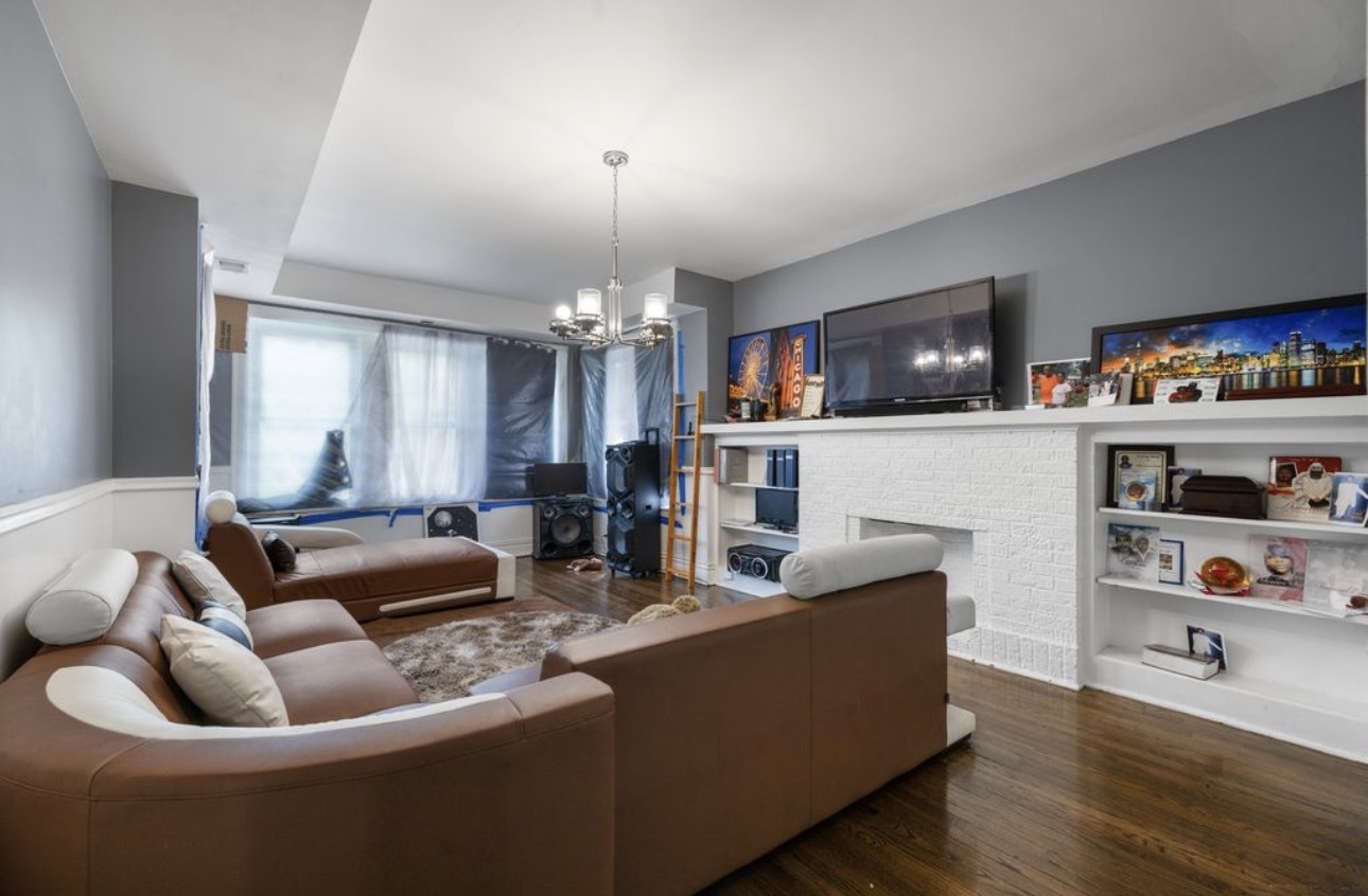 8222 S Maryland Avenue #3, Chicago, IL 60619