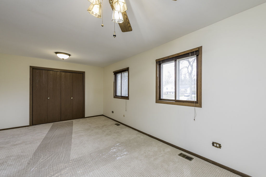 9743 W 16th Street, Zion, IL 60099