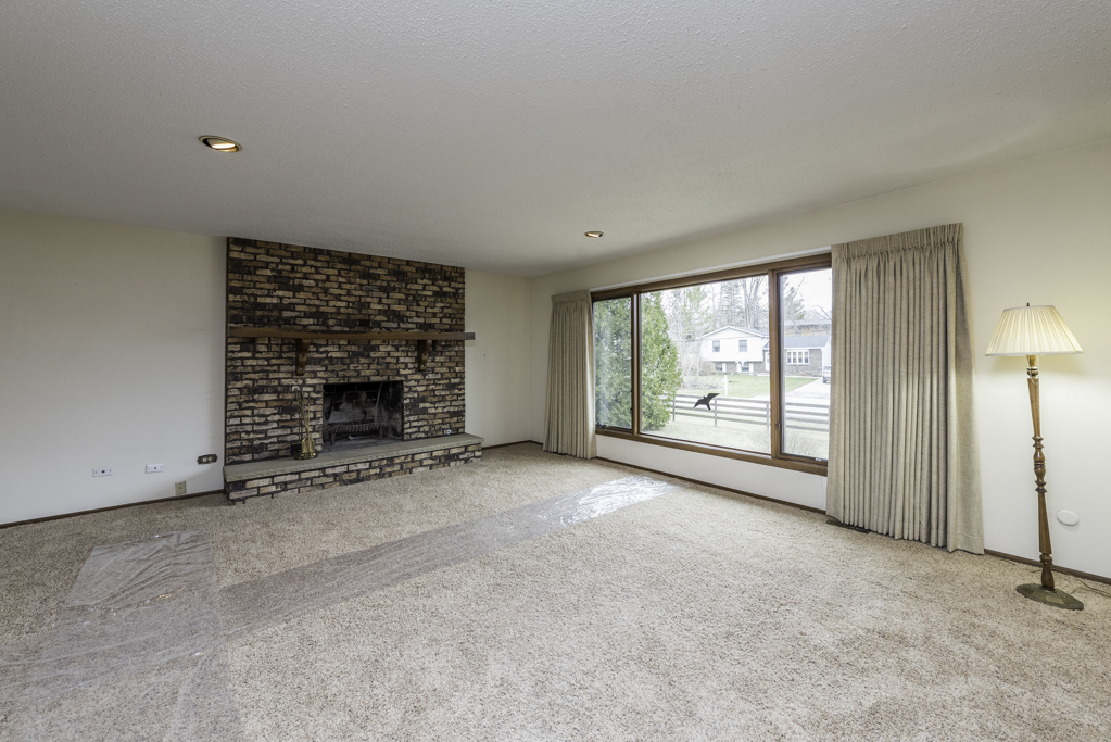 9743 W 16th Street, Zion, IL 60099