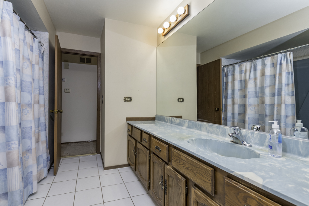 9743 W 16th Street, Zion, IL 60099