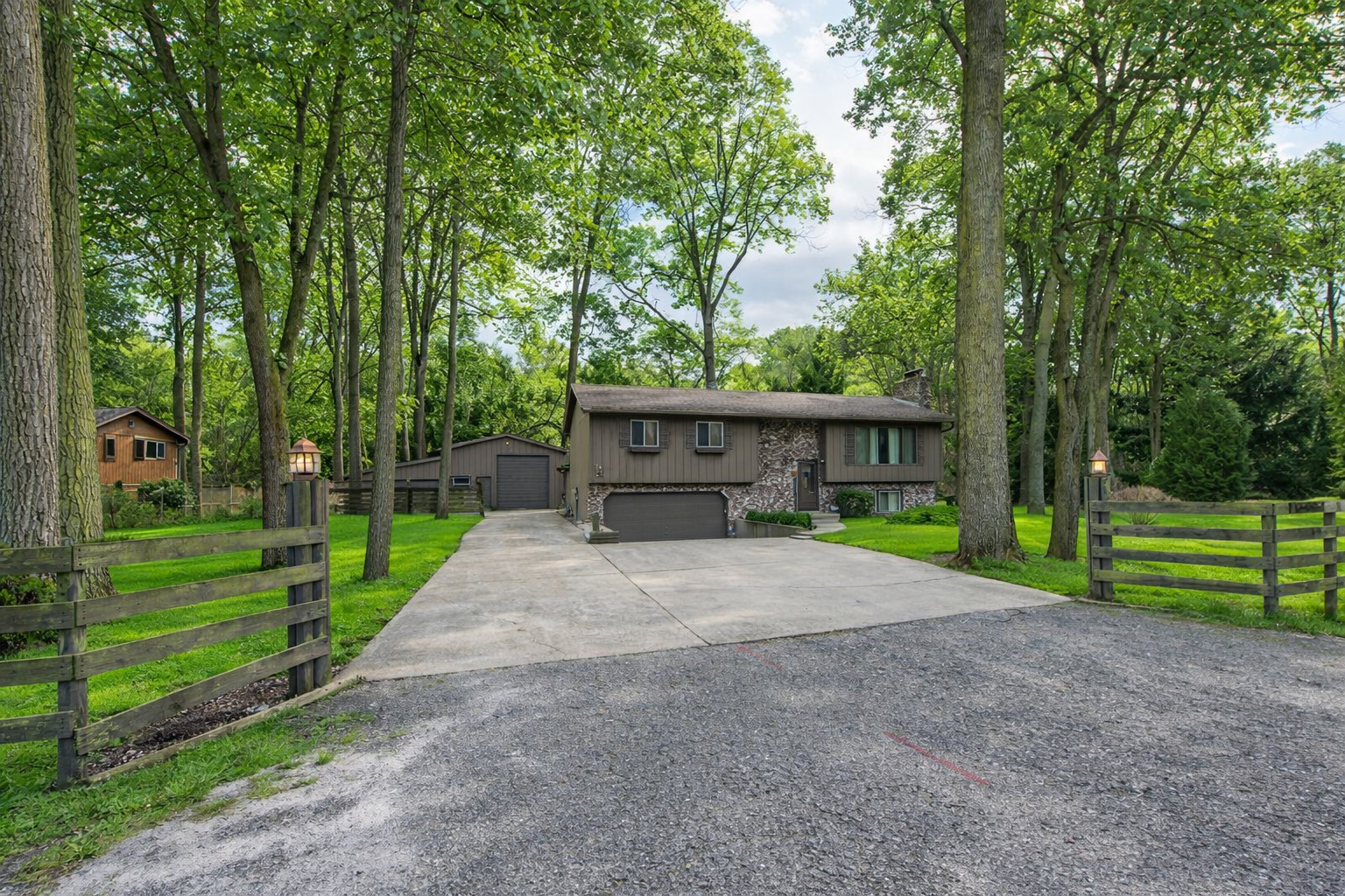 9743 W 16th Street, Zion, IL 60099