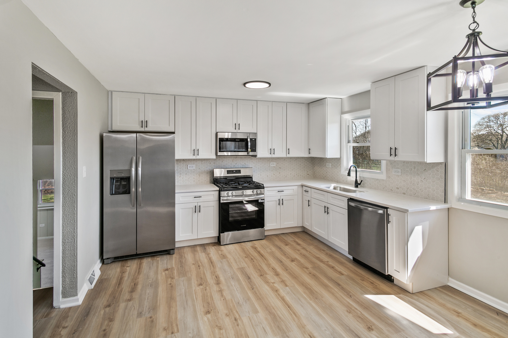 6151 Victoria Drive, Oak Forest, IL 60452