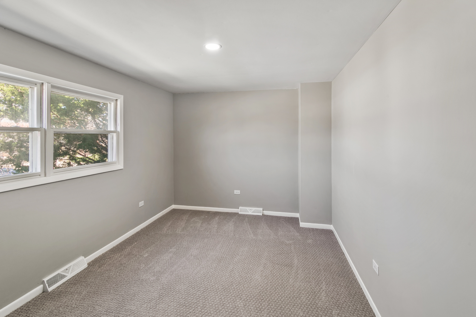 6151 Victoria Drive, Oak Forest, IL 60452