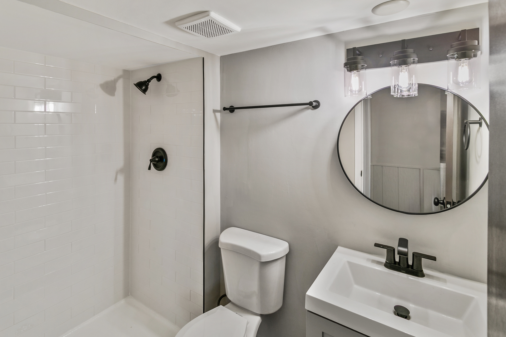 6151 Victoria Drive, Oak Forest, IL 60452