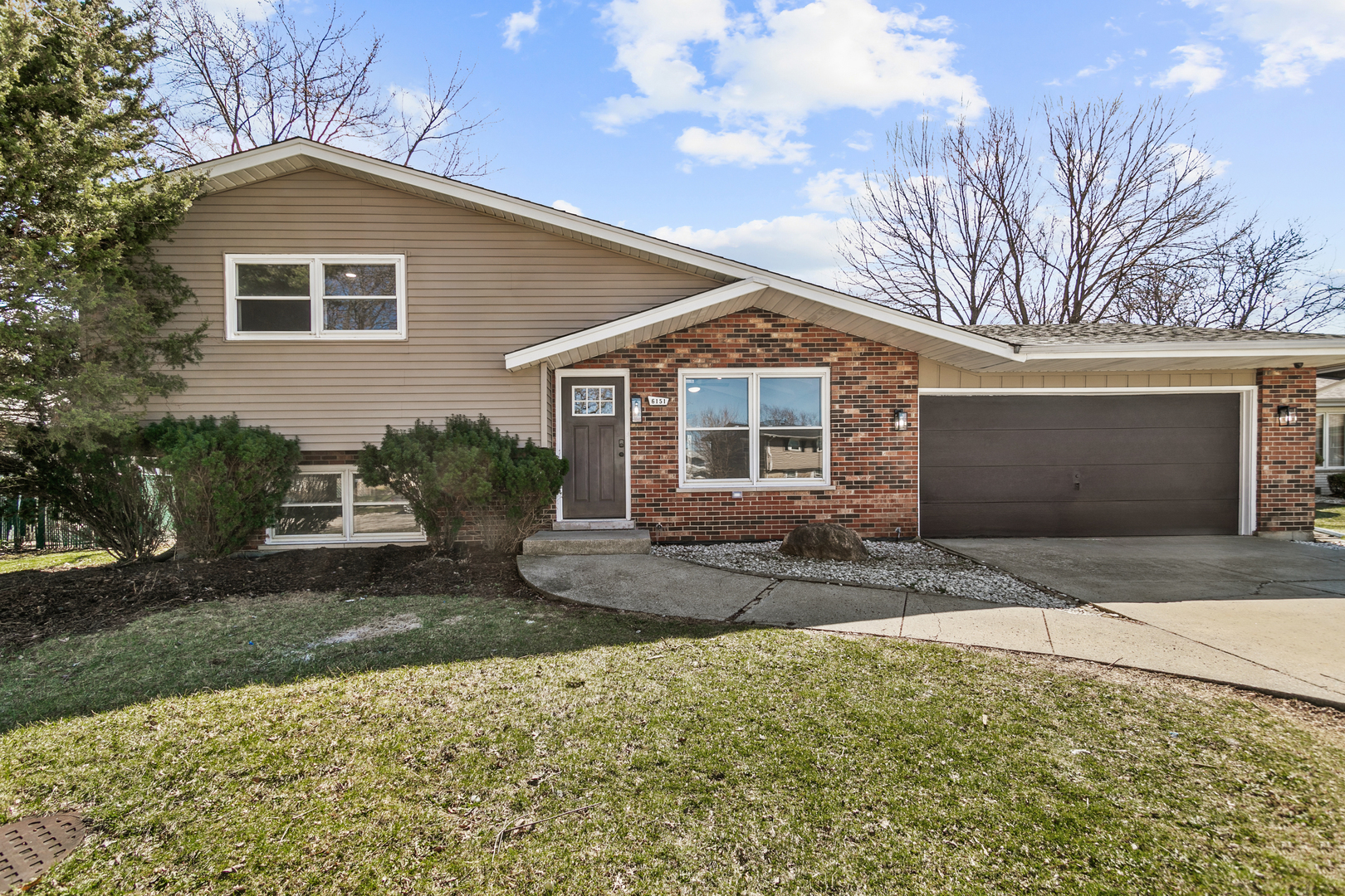 6151 Victoria Drive, Oak Forest, IL 60452