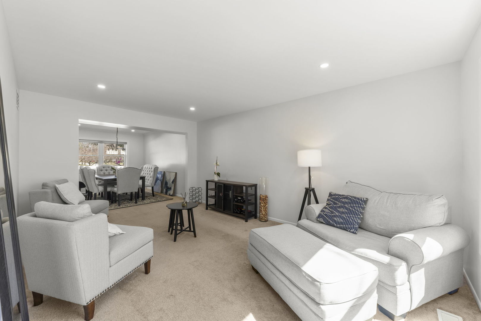 1301 Peshtigo Avenue, Naperville, IL 60564