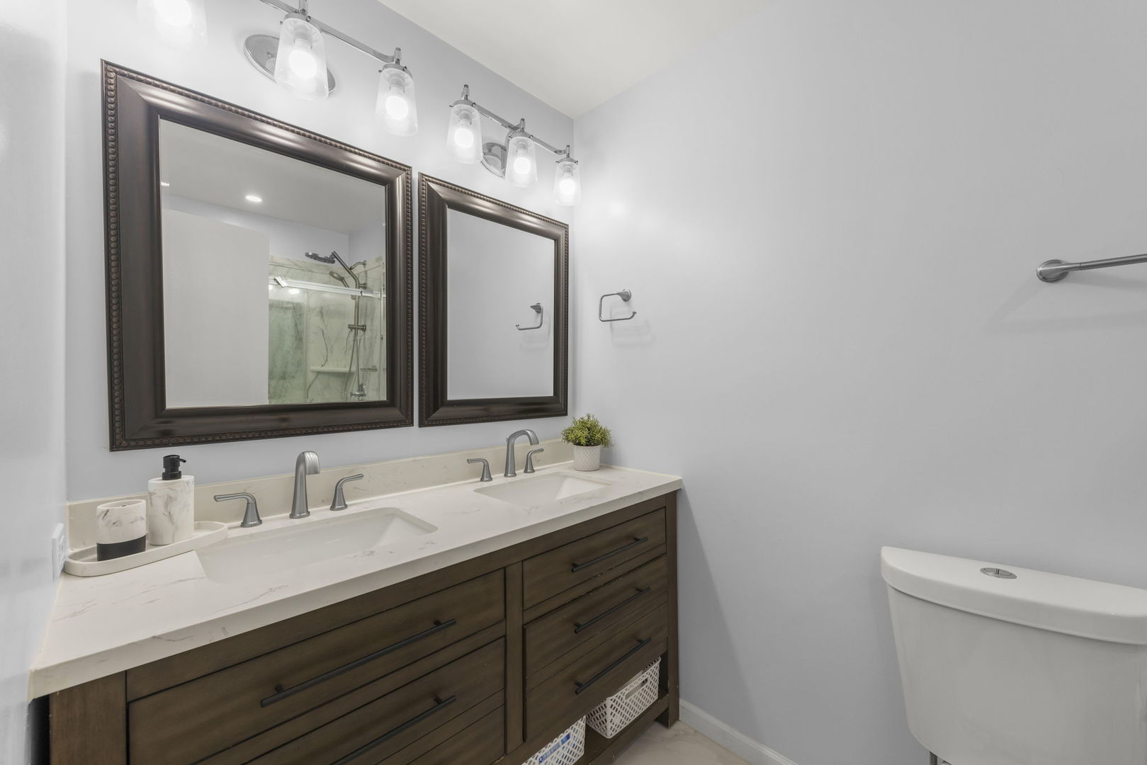 1301 Peshtigo Avenue, Naperville, IL 60564