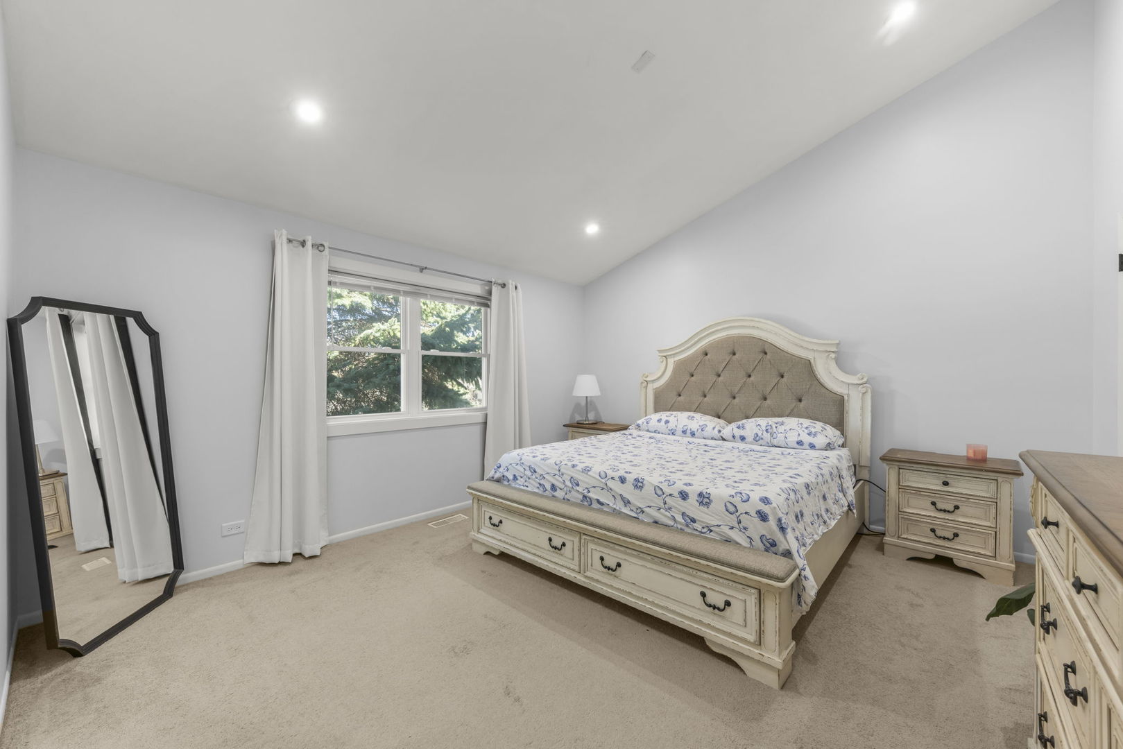 1301 Peshtigo Avenue, Naperville, IL 60564