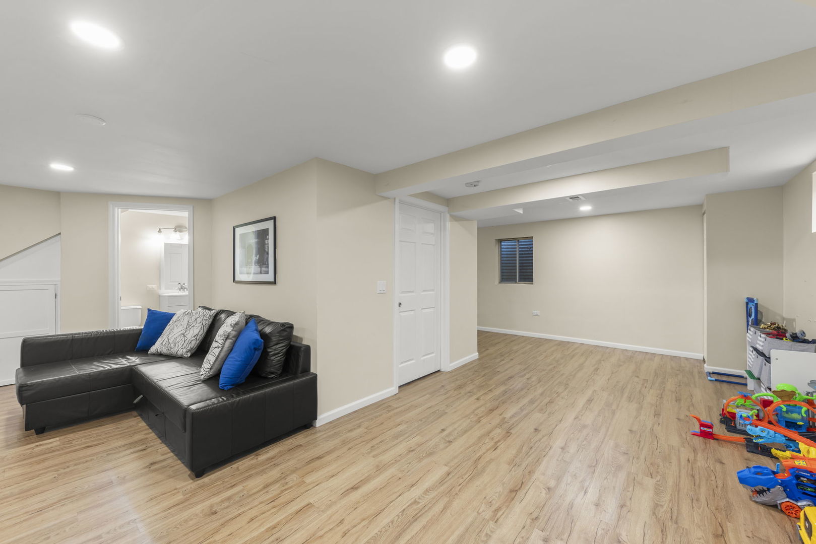 1301 Peshtigo Avenue, Naperville, IL 60564