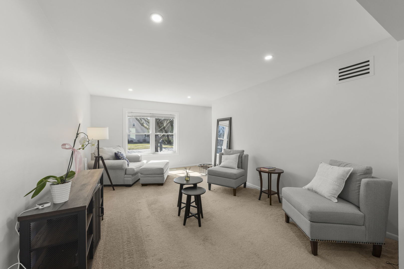 1301 Peshtigo Avenue, Naperville, IL 60564