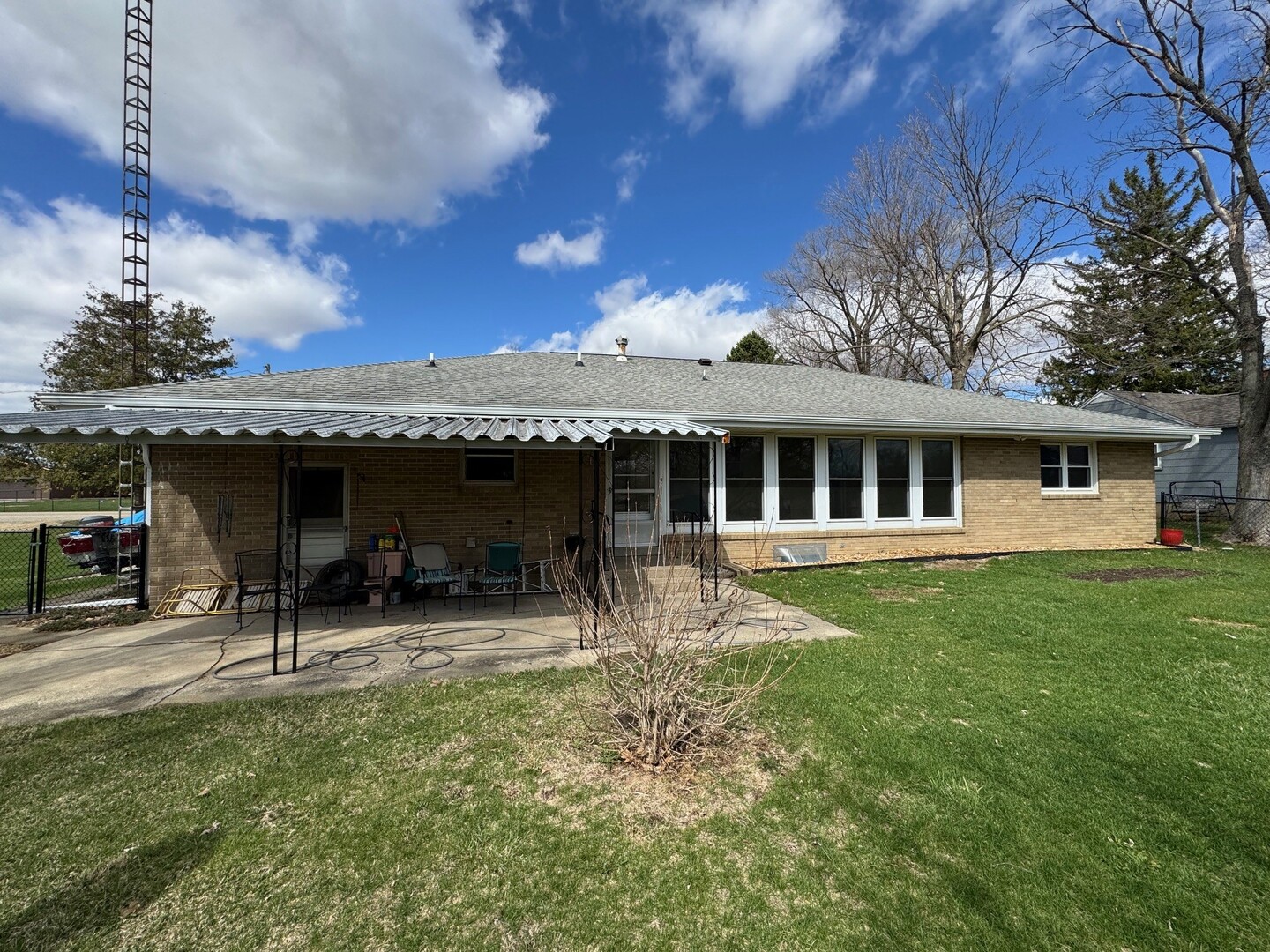 213 E State Street, Washburn, IL 61570