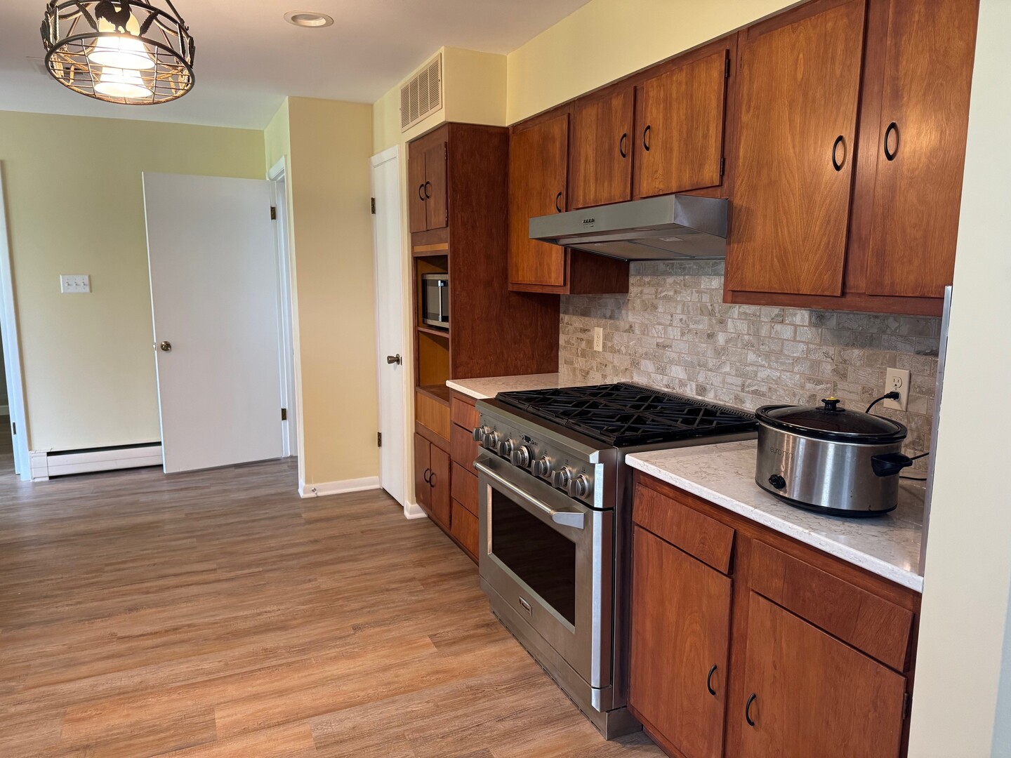 213 E State Street, Washburn, IL 61570