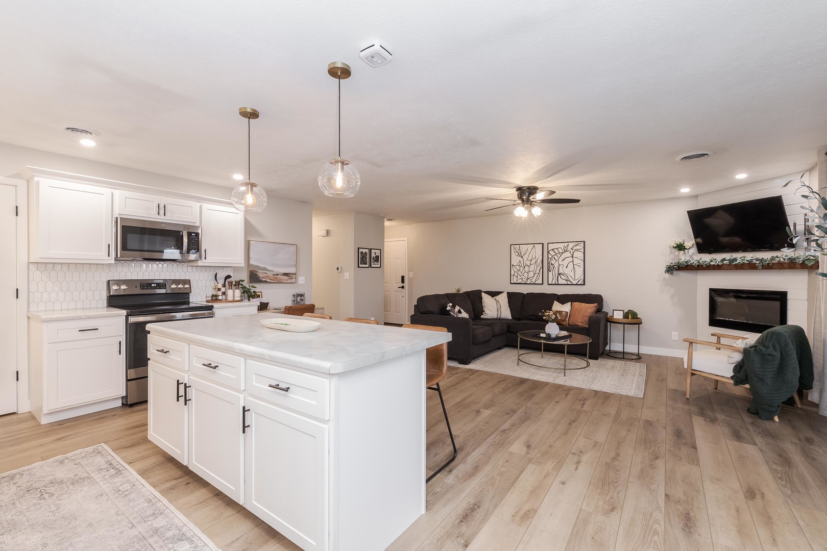 606 Carol Court #B-2, Pontiac, IL 61764