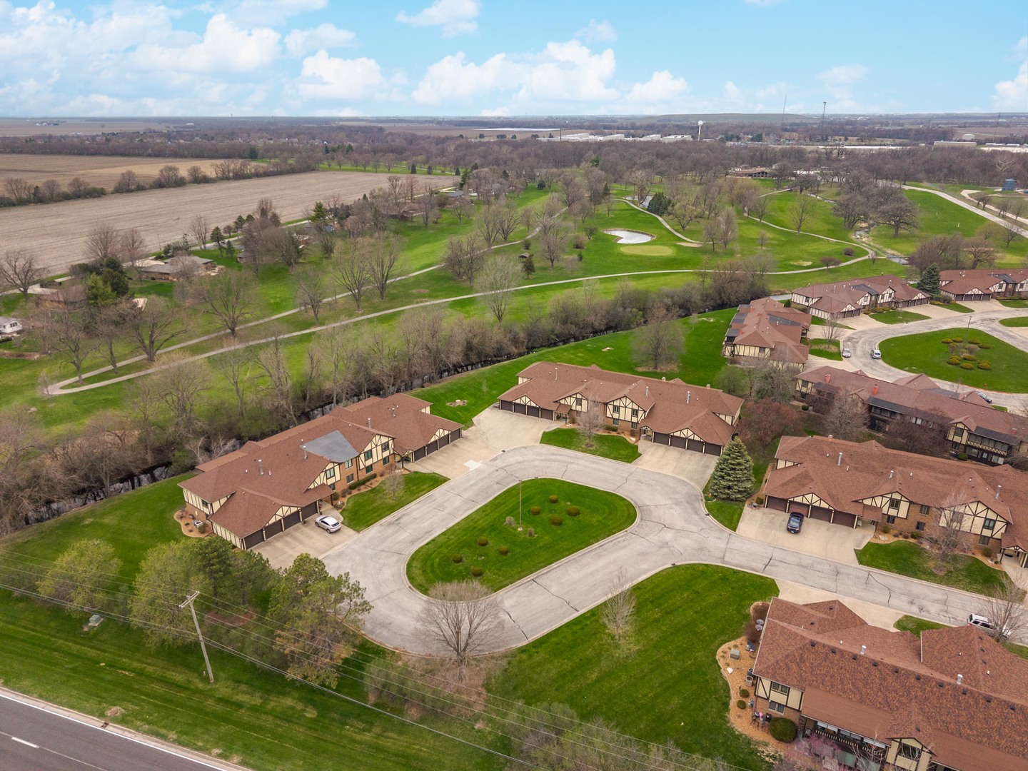 606 Carol Court #B-2, Pontiac, IL 61764