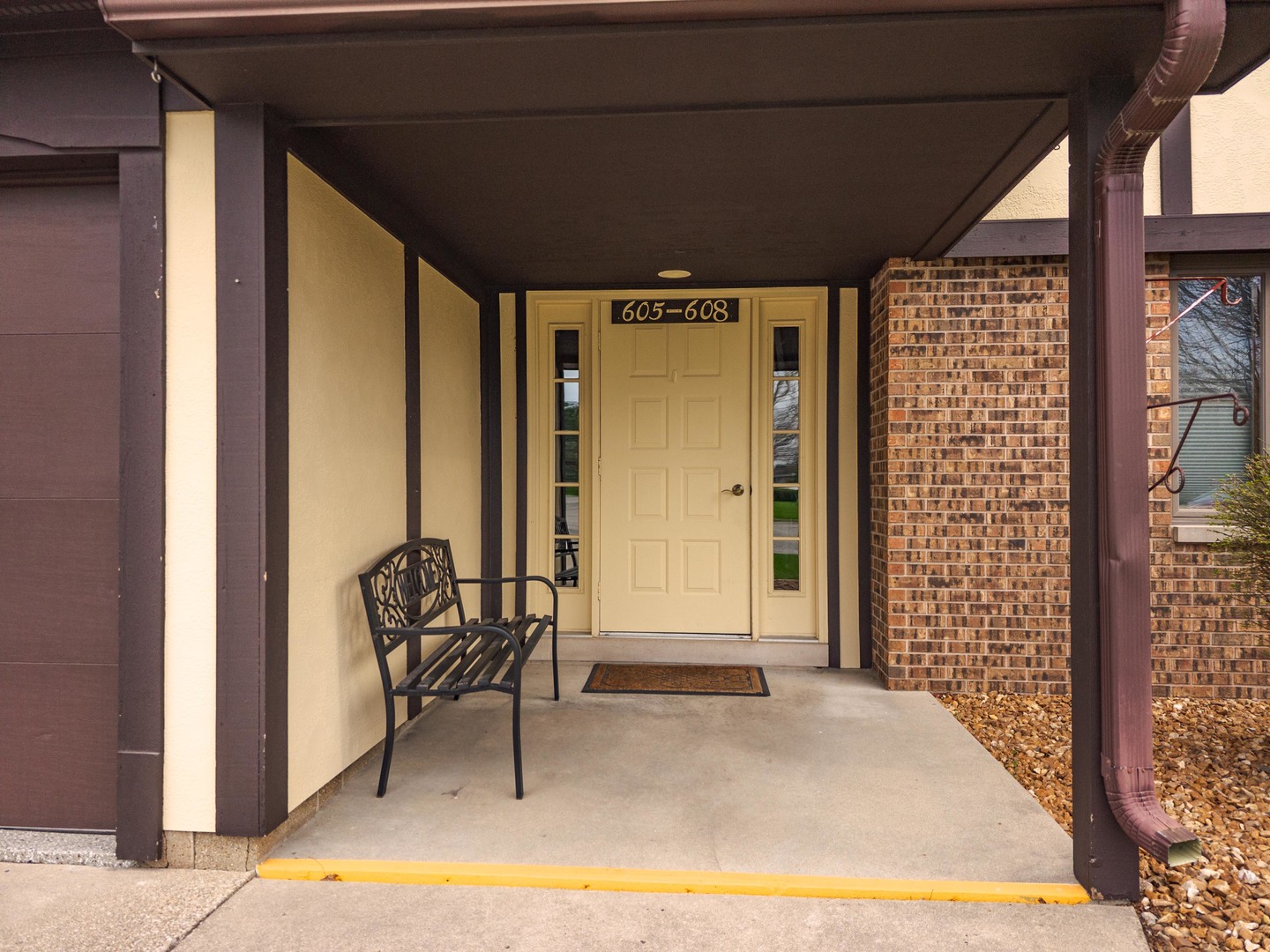 606 Carol Court #B-2, Pontiac, IL 61764