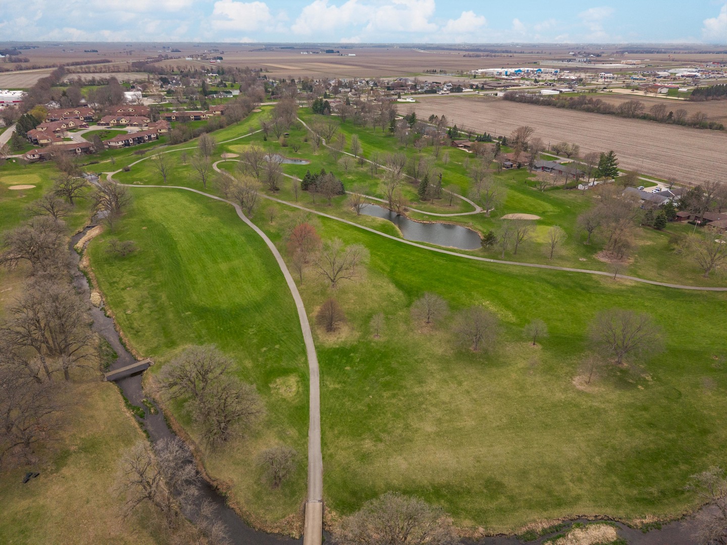 606 Carol Court #B-2, Pontiac, IL 61764