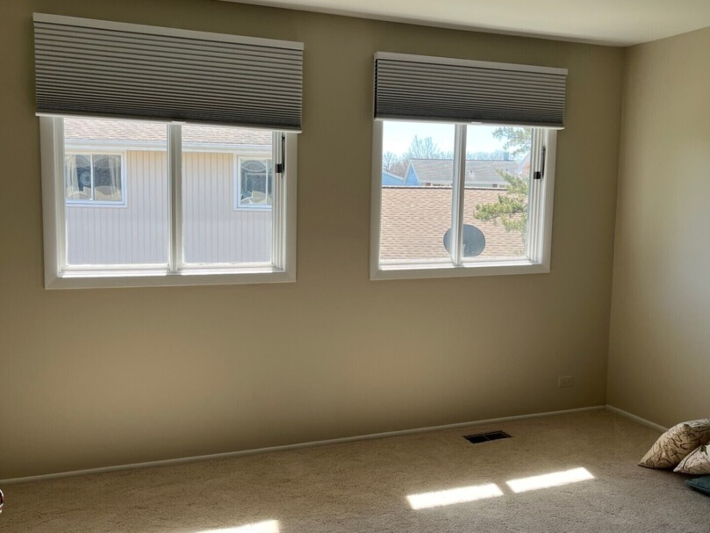 1690 Darwin Court, Wheaton, IL 60189