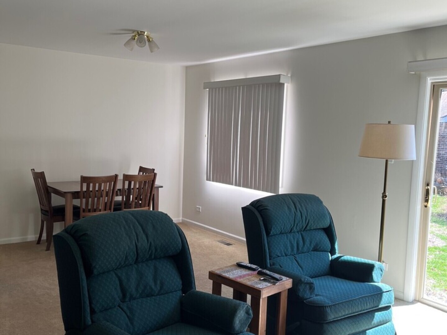 1690 Darwin Court, Wheaton, IL 60189