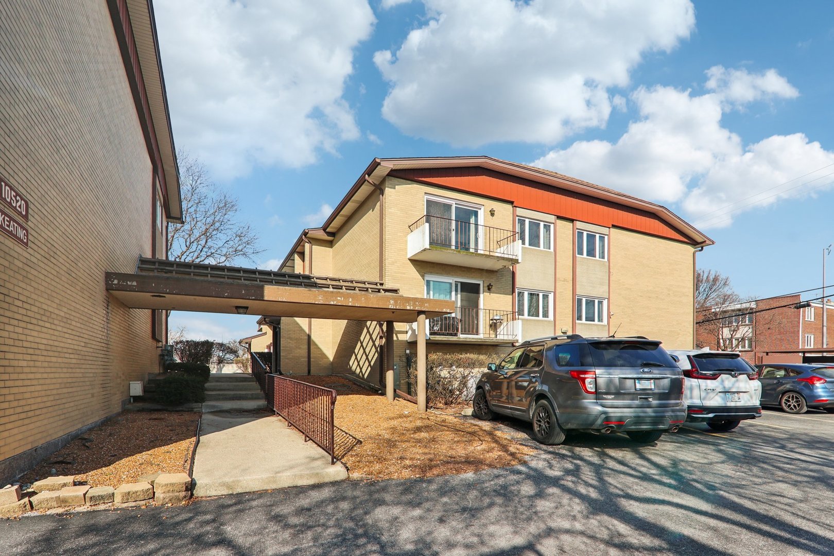 4735 W 105th Street #204, Oak Lawn, IL 60453