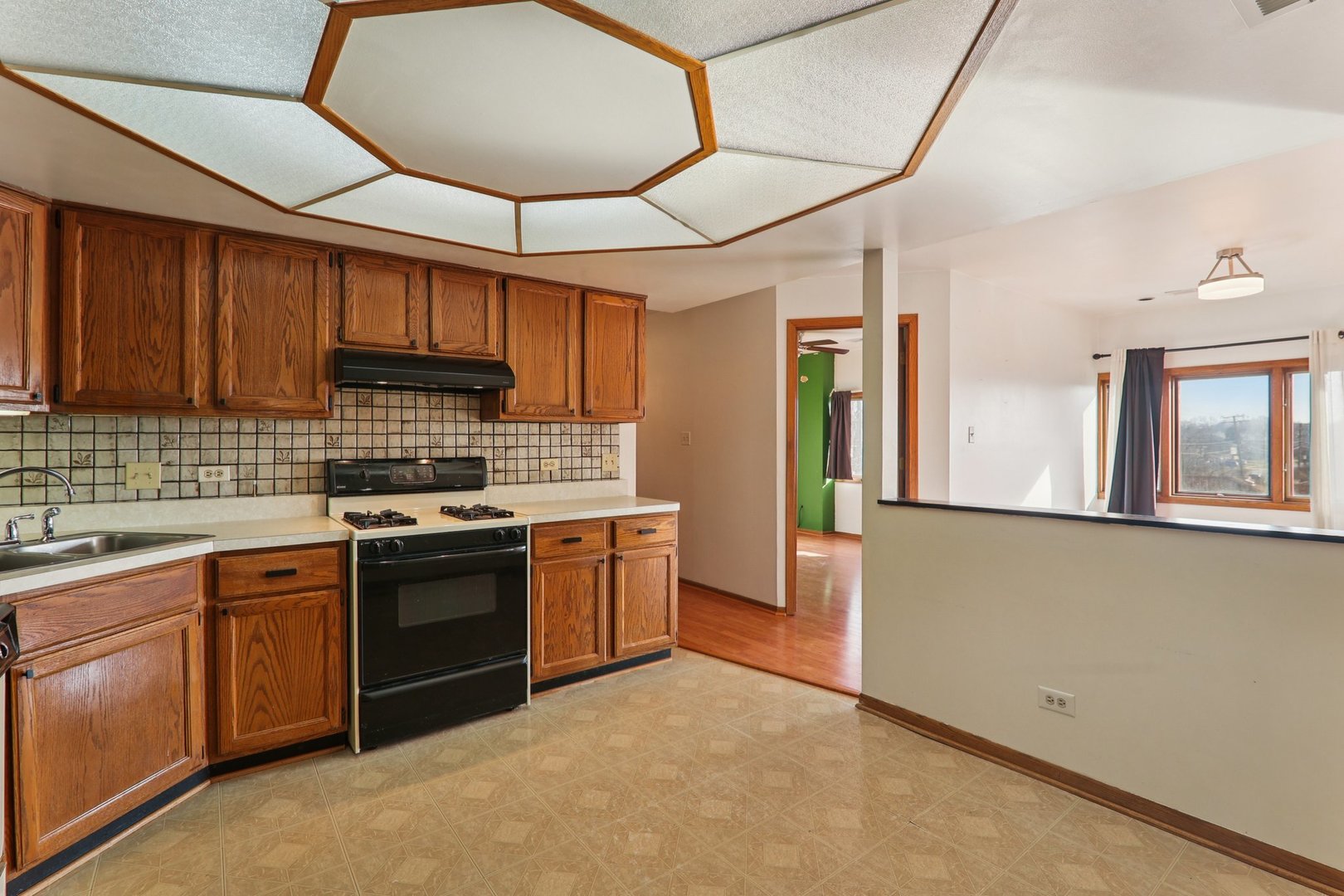 4735 W 105th Street #204, Oak Lawn, IL 60453