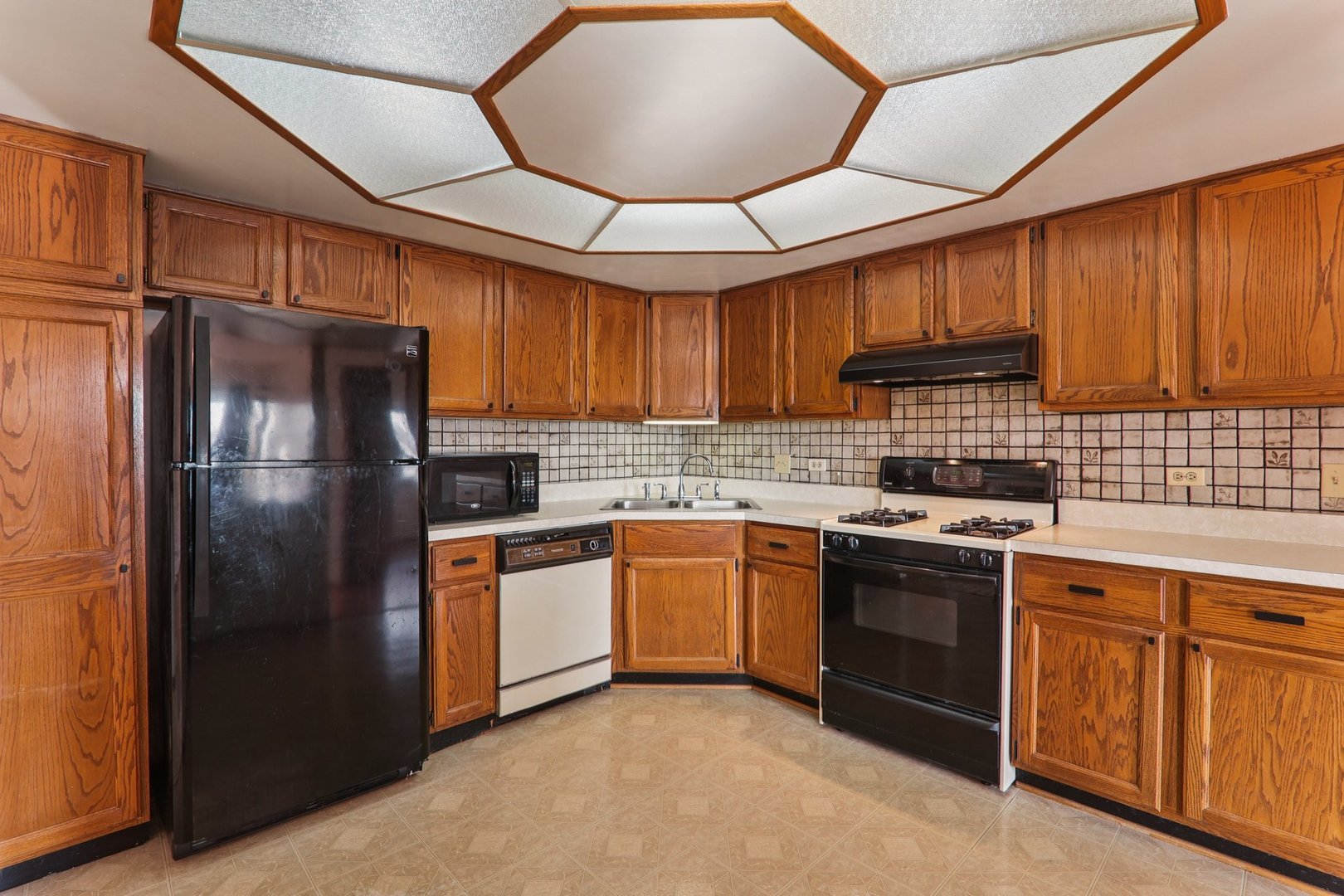 4735 W 105th Street #204, Oak Lawn, IL 60453