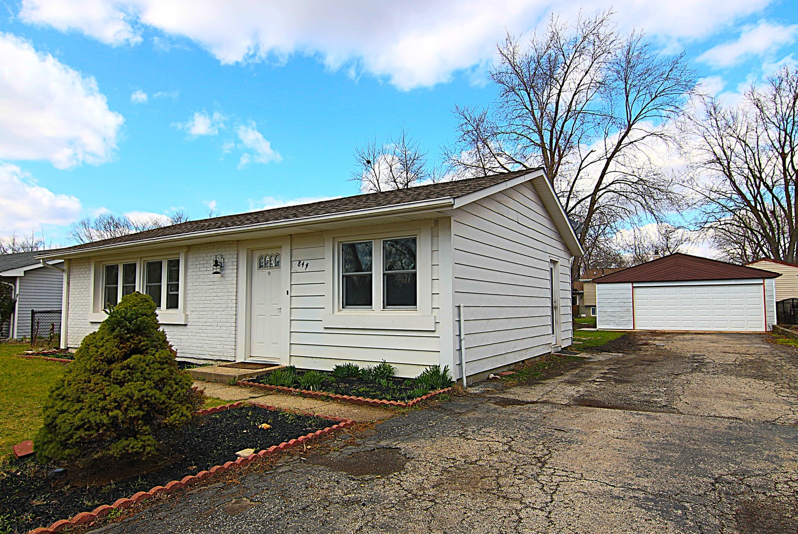 844 Tamms Lane, Bolingbrook, IL 60440