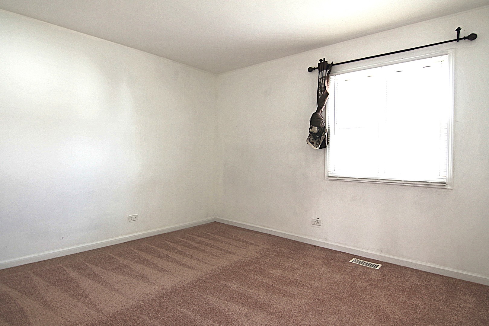 844 Tamms Lane, Bolingbrook, IL 60440