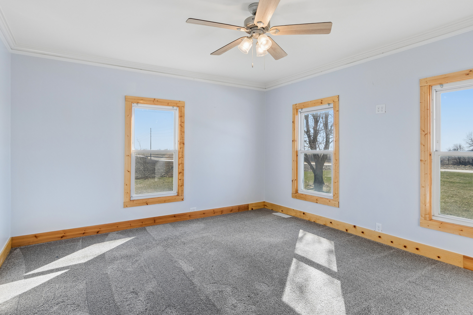 3292 E 24th Road, Marseilles, IL 61341