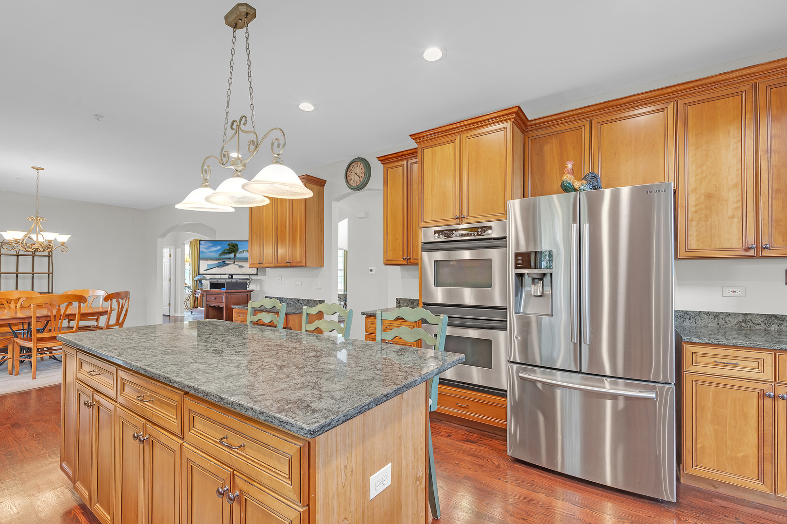 28309 W Savannah Trail, Lake Barrington, IL 60010
