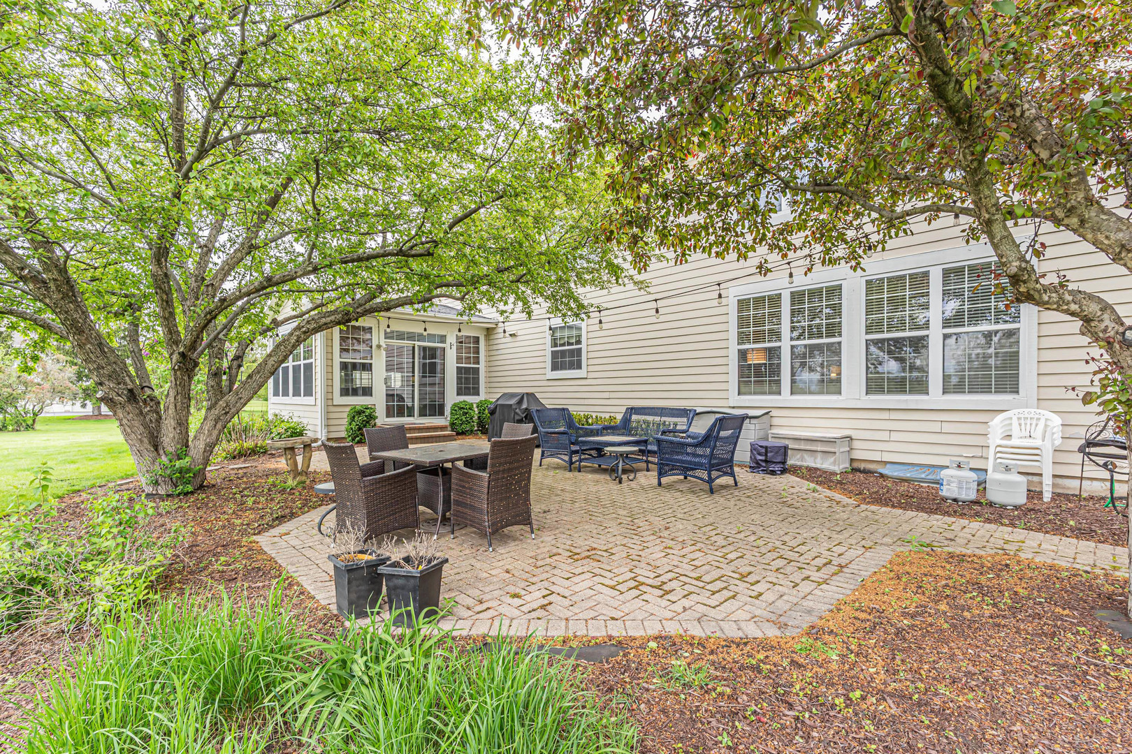 28309 W Savannah Trail, Lake Barrington, IL 60010