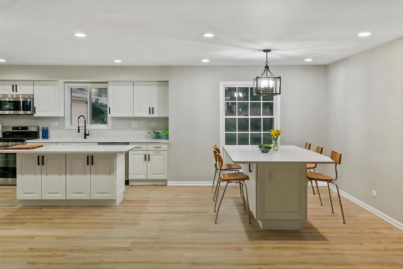 1554 CHICKASAW Drive, Naperville, IL 60563