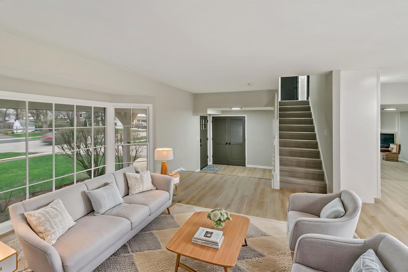 1554 CHICKASAW Drive, Naperville, IL 60563