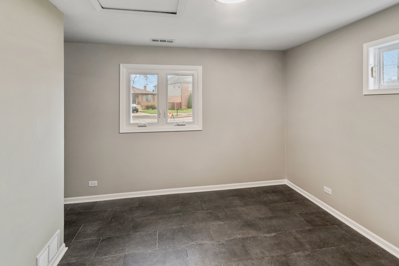 9139 Robinson Avenue, Franklin Park, IL 60131