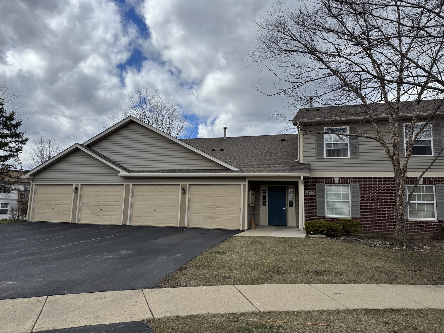 1244 N Red Oak Circle #3, Round Lake Beach, IL 60073