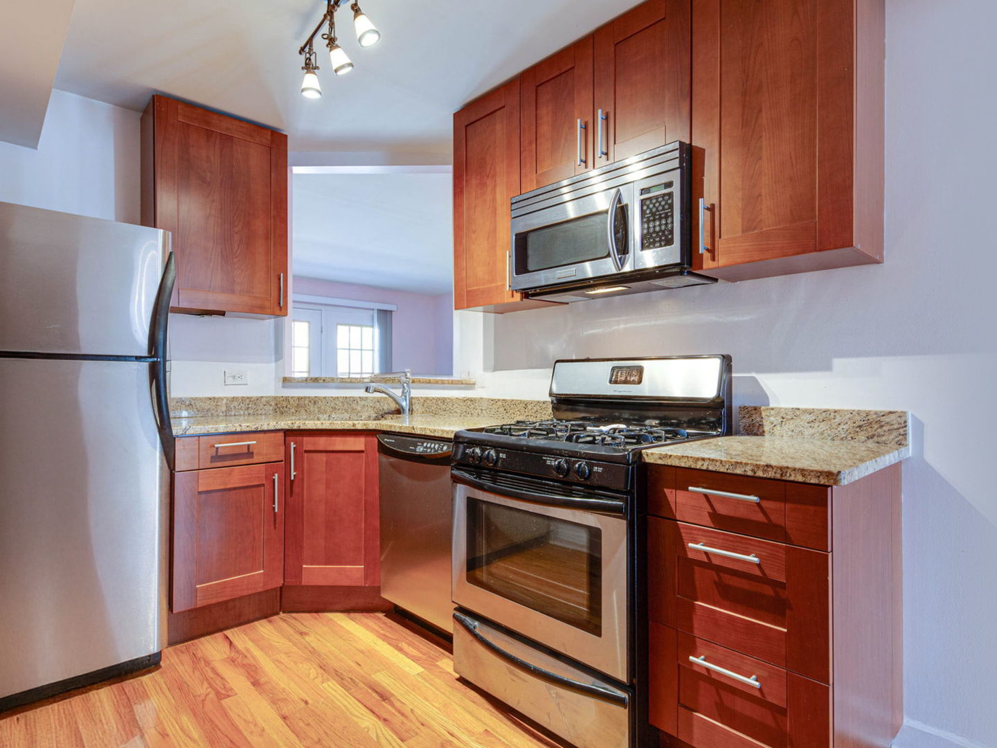 615 Quincy Bridge Lane #201, Glenview, IL 60025