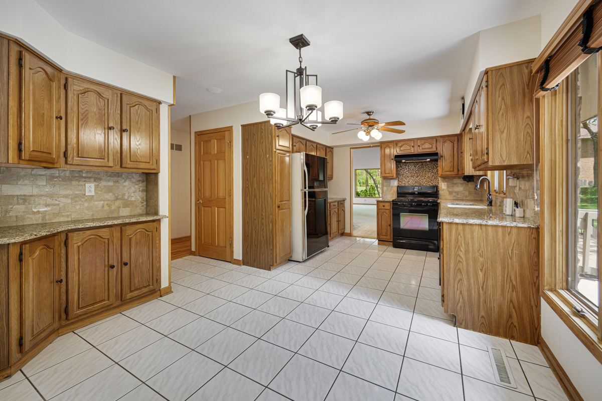 940 Milton Bridge, Frankfort, IL 60423