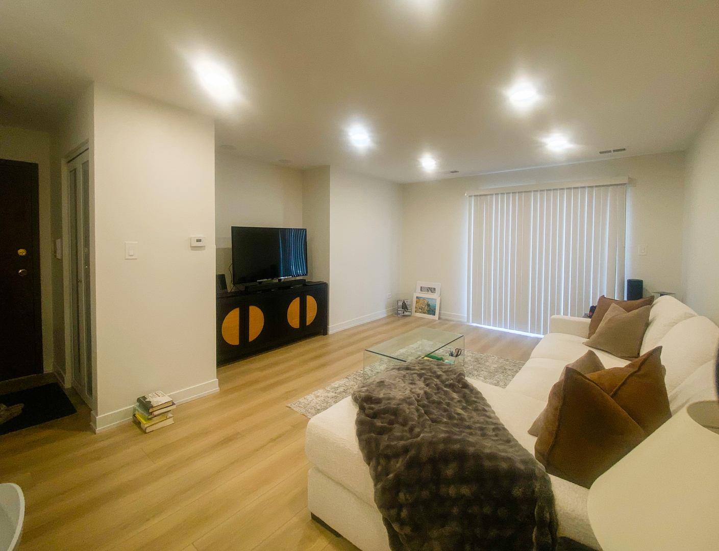 715 W Central Road #A8, Mount Prospect, IL 60056