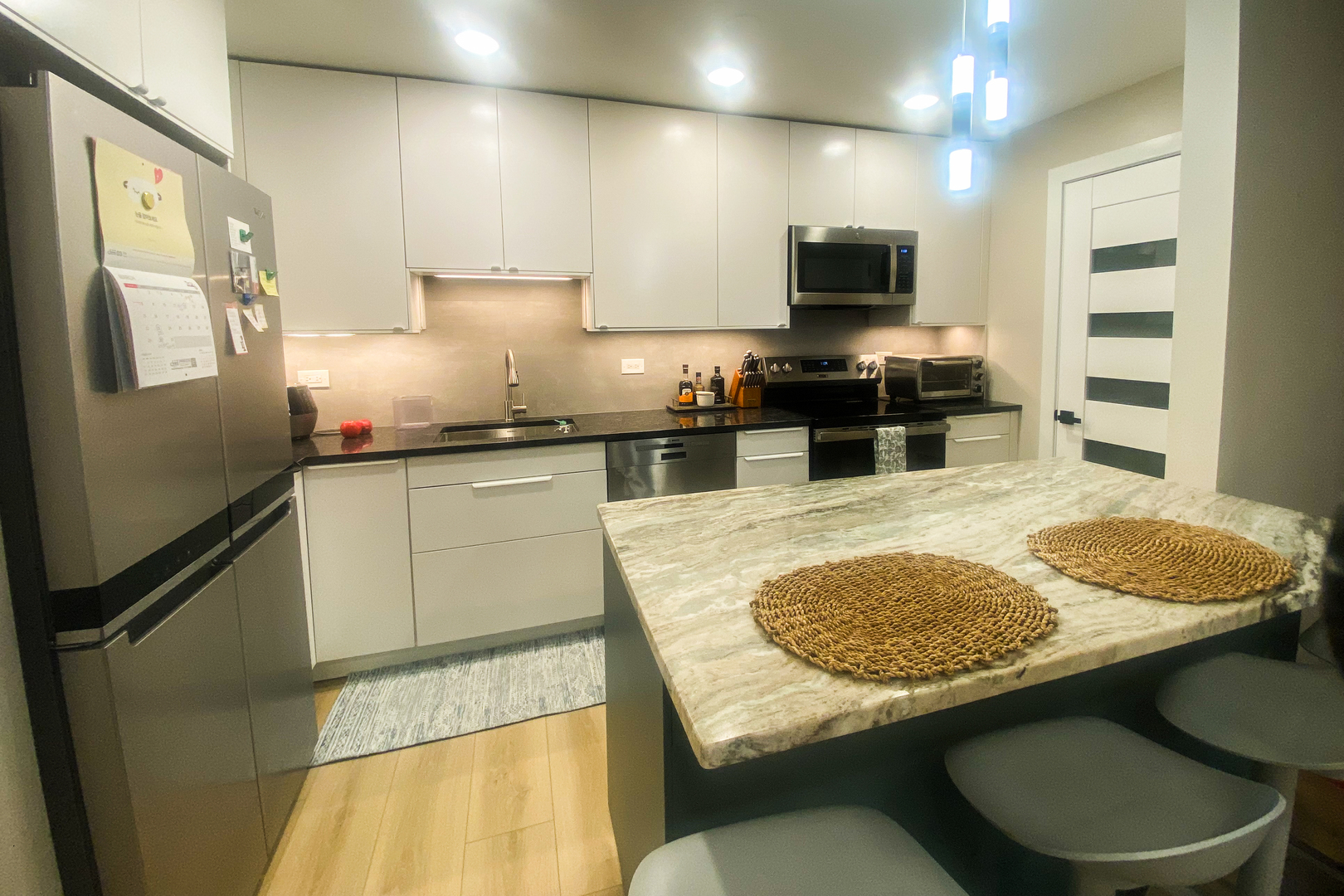 715 W Central Road #A8, Mount Prospect, IL 60056