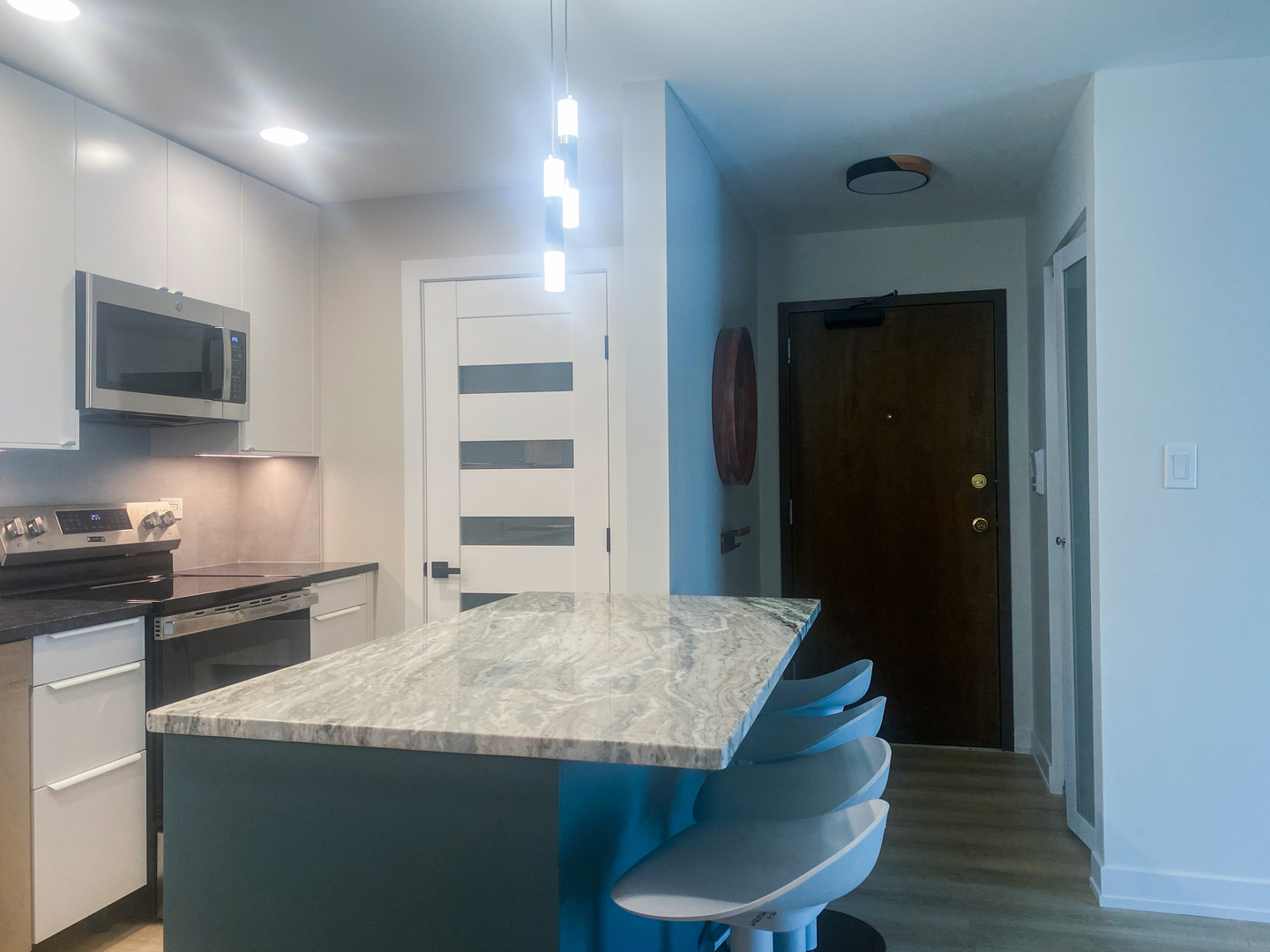 715 W Central Road #A8, Mount Prospect, IL 60056