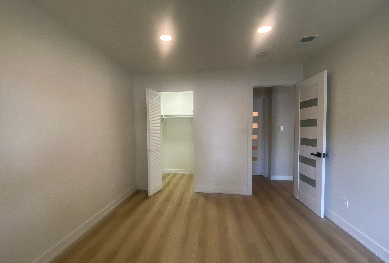 715 W Central Road #A8, Mount Prospect, IL 60056