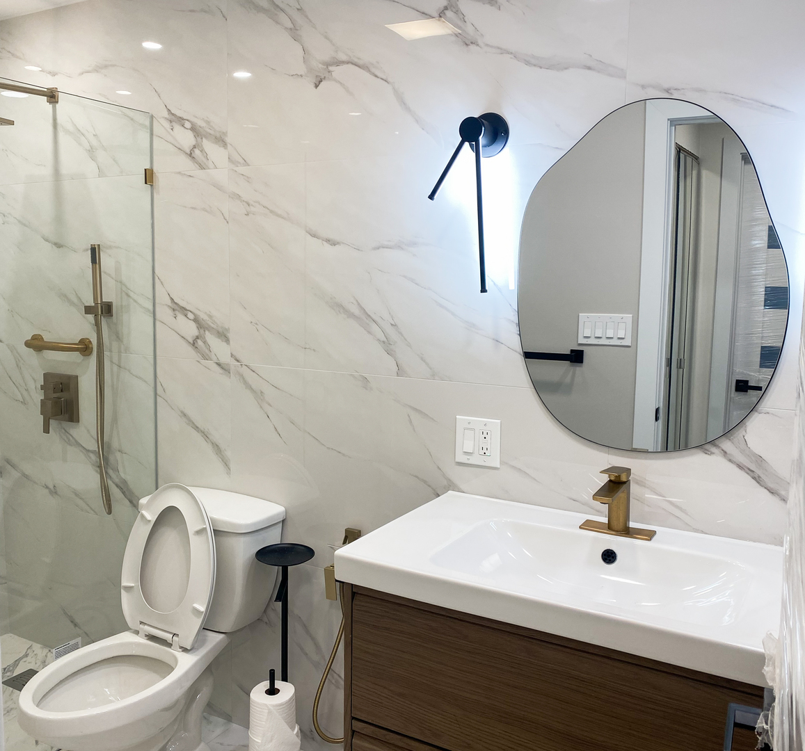 715 W Central Road #A8, Mount Prospect, IL 60056