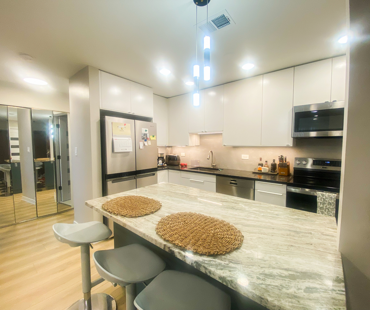 715 W Central Road #A8, Mount Prospect, IL 60056