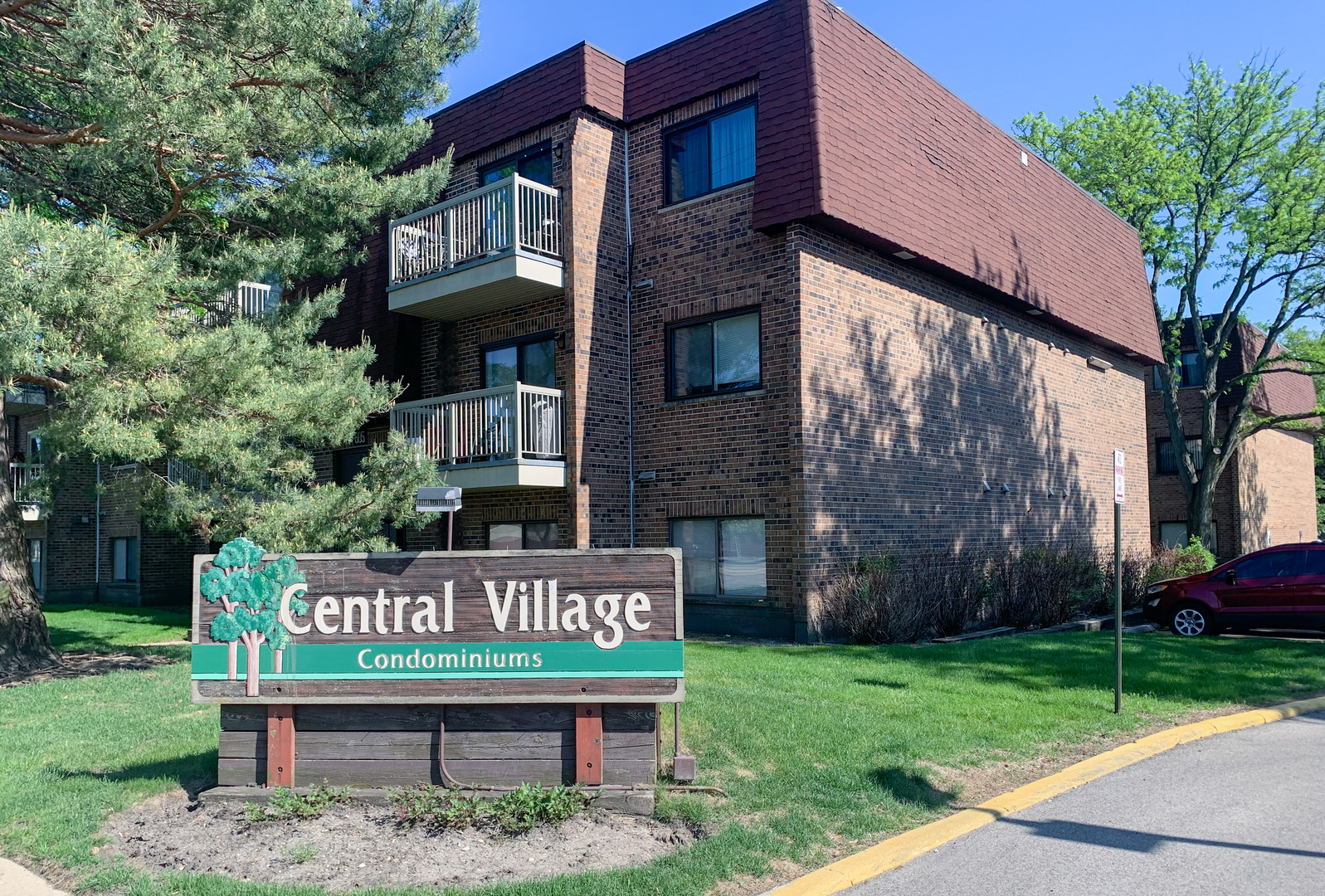 715 W Central Road #A8, Mount Prospect, IL 60056