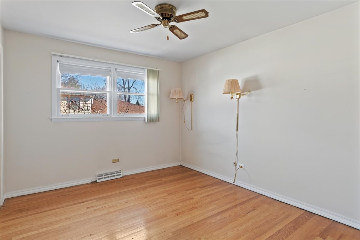 554 N Westwood Avenue, Lombard, IL 60148