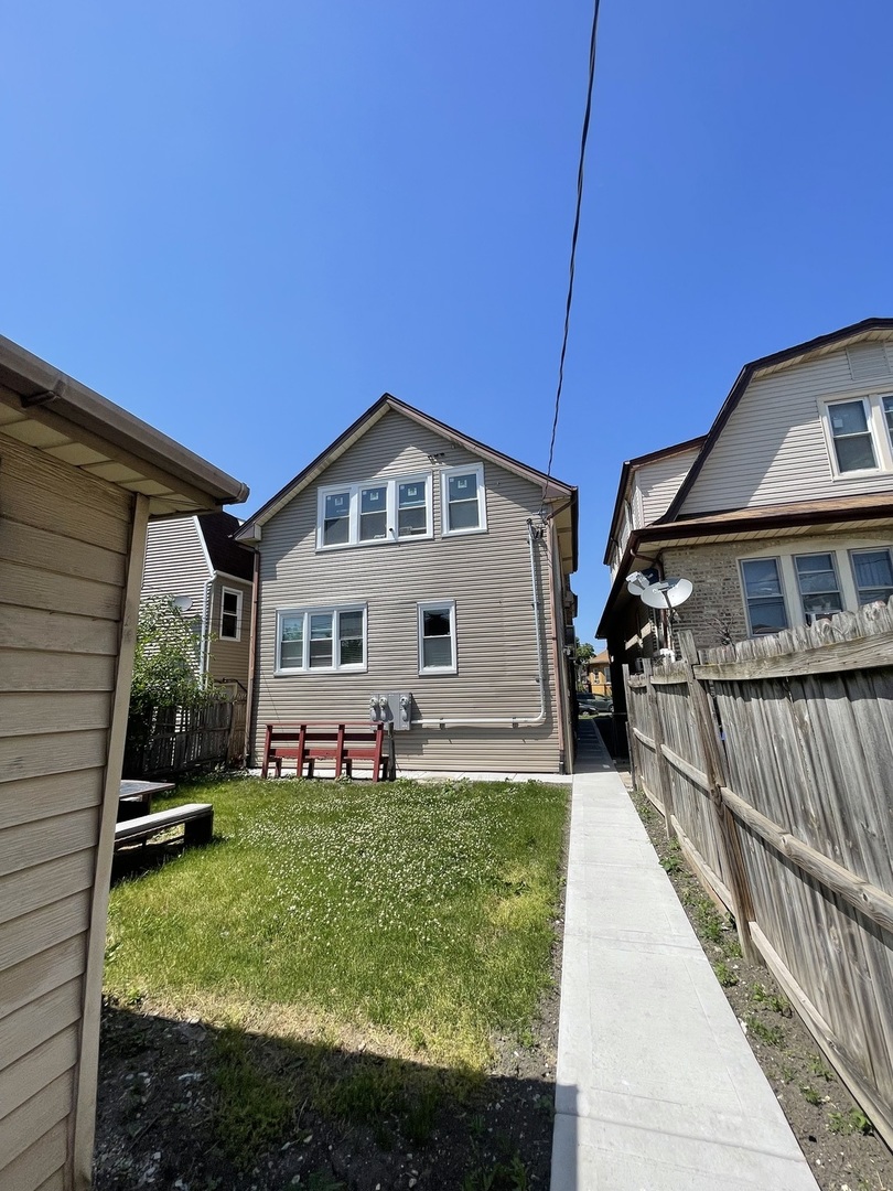 5133 W Wrightwood Avenue #1, Chicago, IL 60639