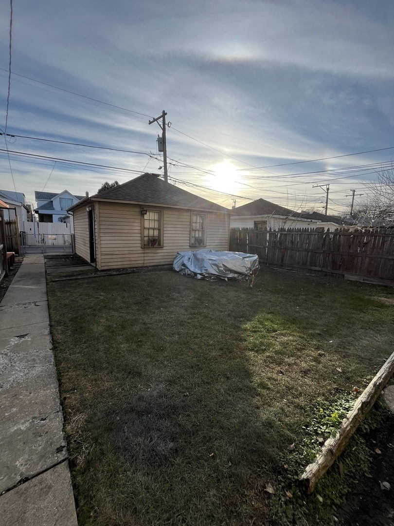 5133 W Wrightwood Avenue #1, Chicago, IL 60639