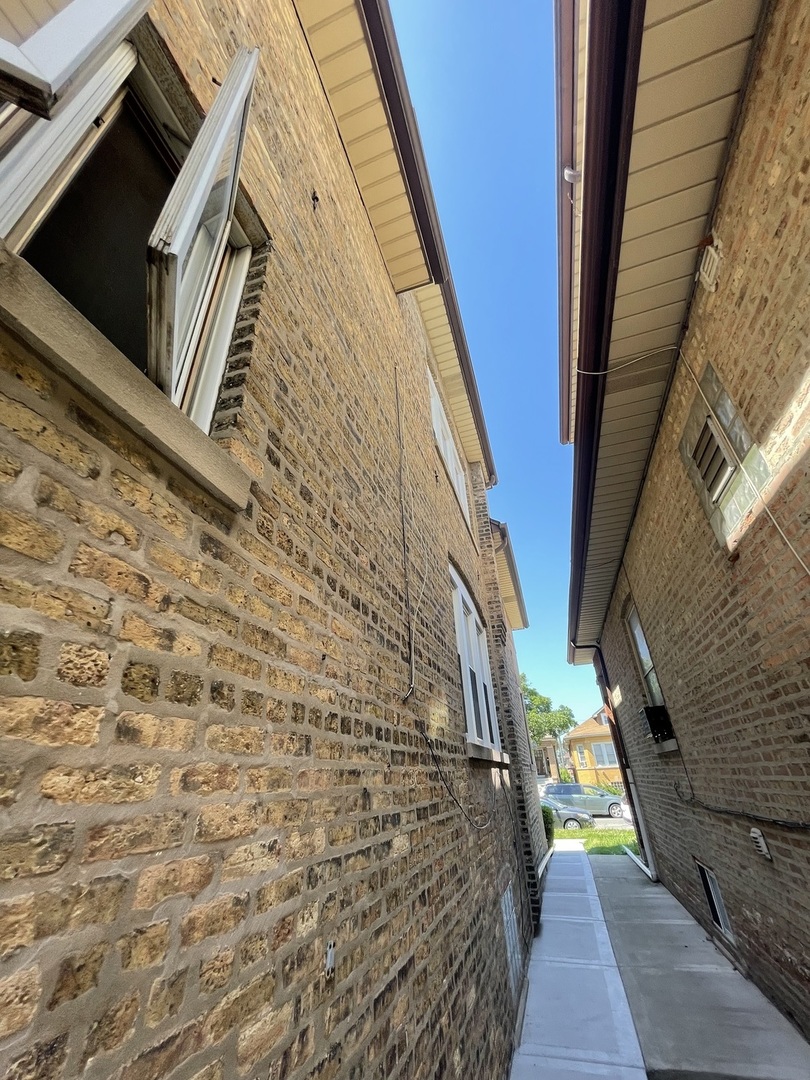 5133 W Wrightwood Avenue #1, Chicago, IL 60639