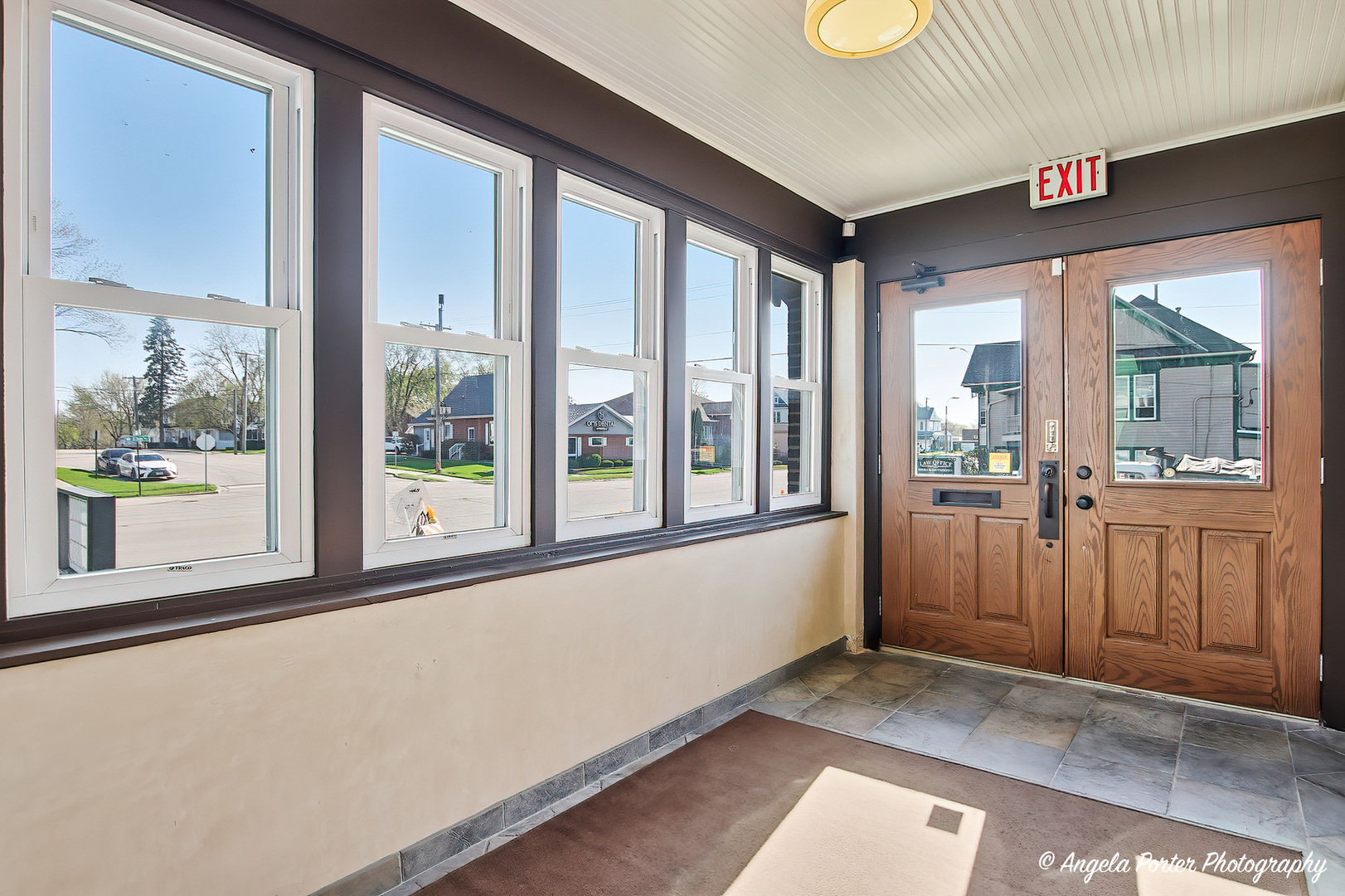 3425 W Elm Street, McHenry, IL 60050