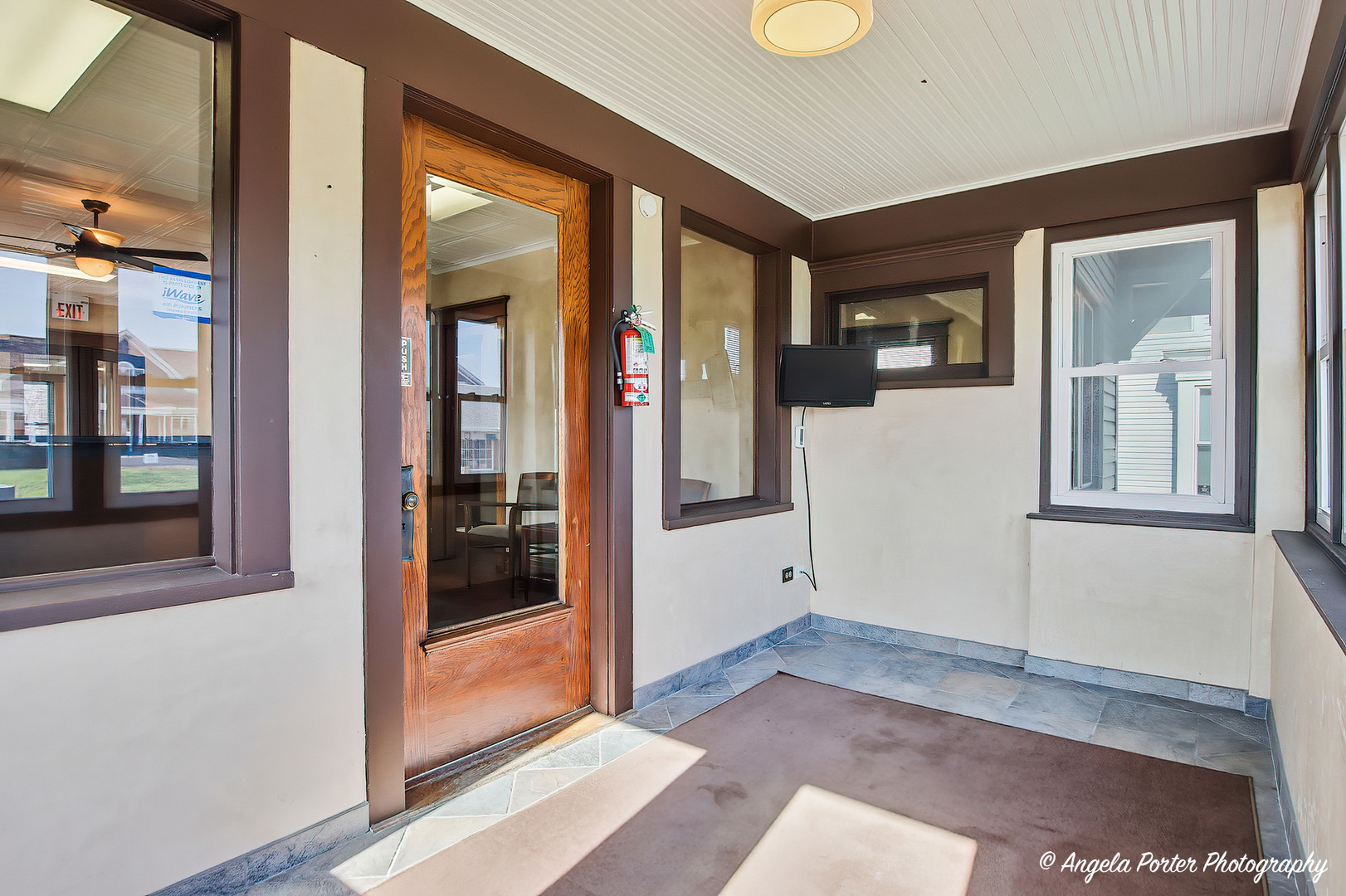 3425 W Elm Street, McHenry, IL 60050