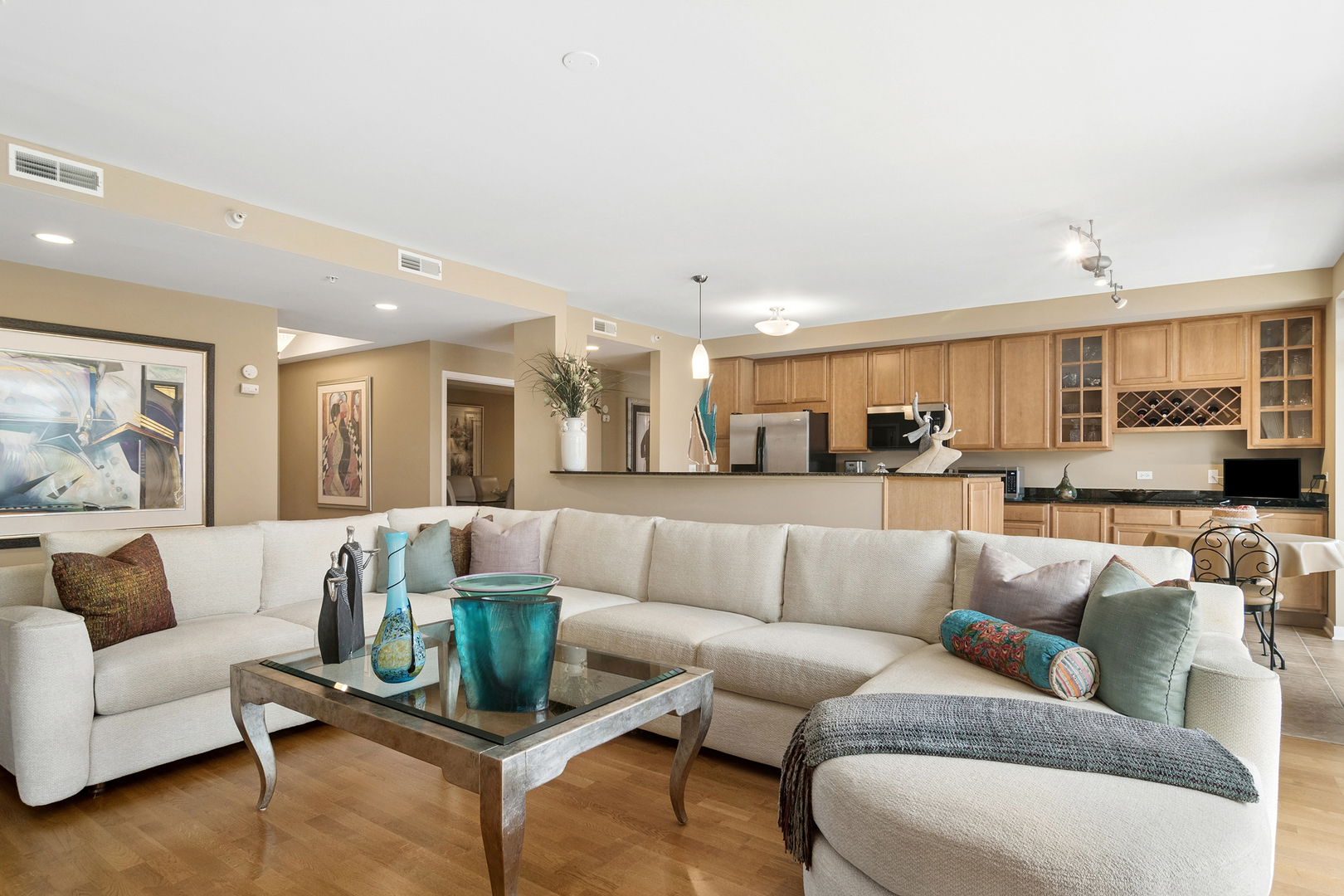 425 BENJAMIN Drive #202, Vernon Hills, IL 60061